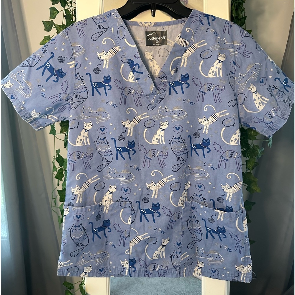 periwinkle, blue, and white kitty extra extra small scrub top!